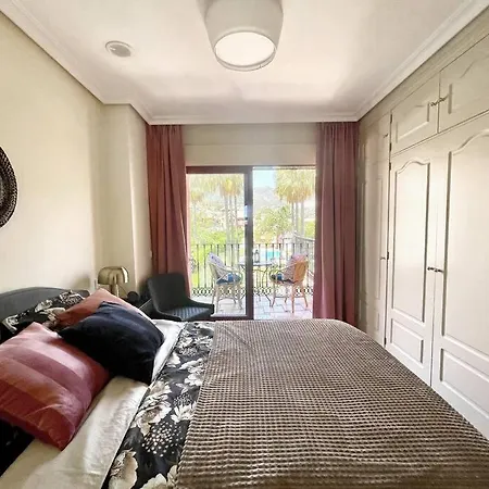 Family In Private Urbanisation With Large Community Pool Villa Benalmadena