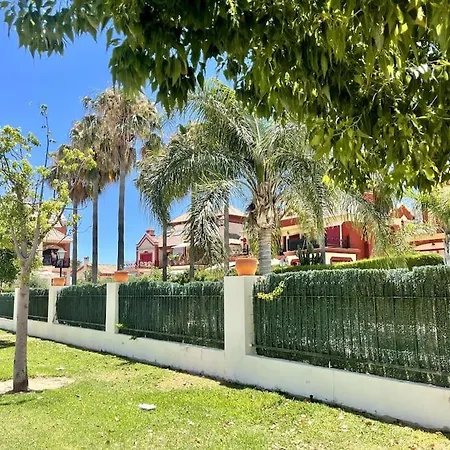 Family In Private Urbanisation With Large Community Pool * Benalmadena