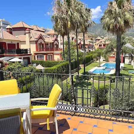 Family In Private Urbanisation With Large Community Pool * Benalmadena