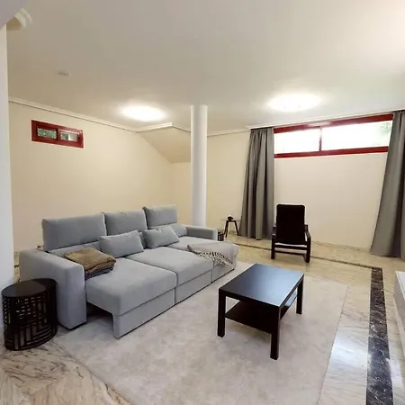 Villa Family In Private Urbanisation With Large Community Pool Benalmadena