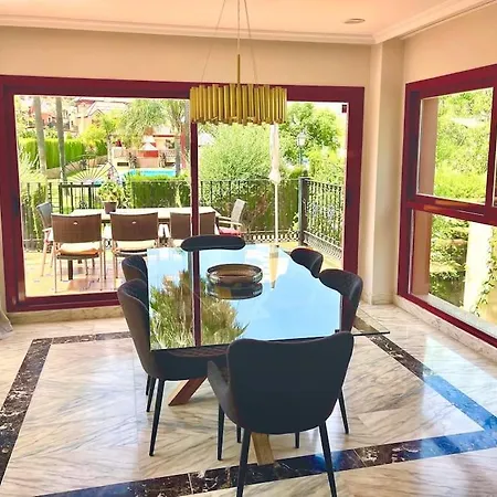 Family In Private Urbanisation With Large Community Pool * Benalmadena