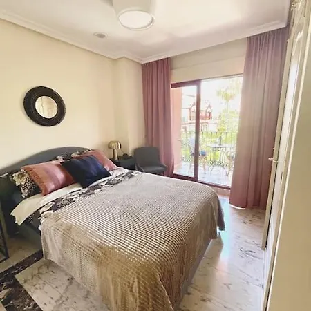 Villa Family In Private Urbanisation With Large Community Pool Benalmadena