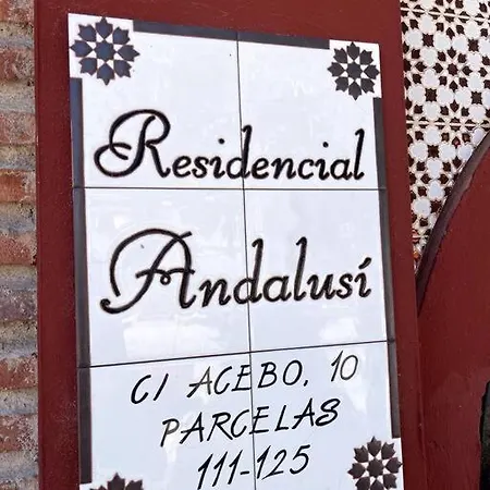 Family In Private Urbanisation With Large Community Pool *